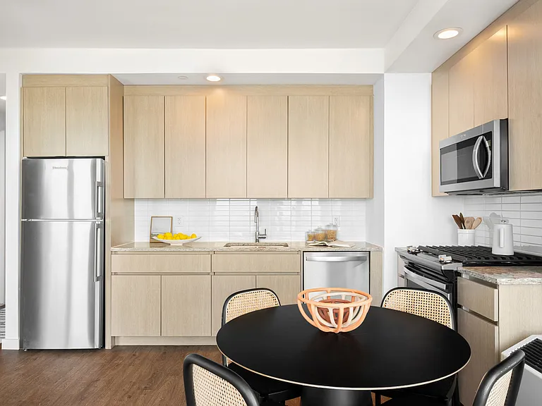 22-44 Jackson Ave #3907 — Photo 4