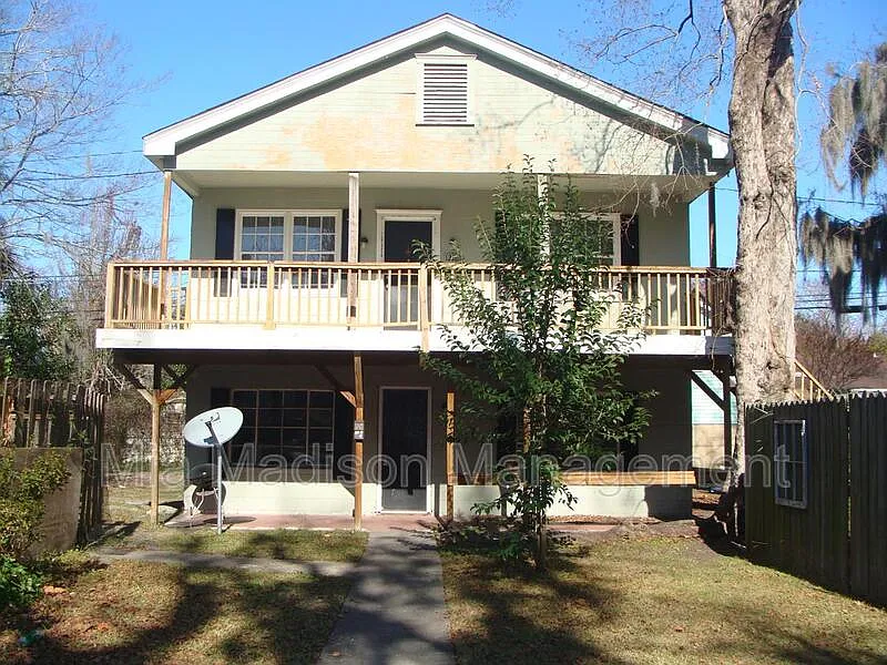 Building Photo - 1226 E Henry St #B