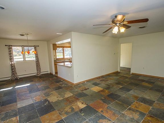 3rd image of 3601 Hawthorne Dr