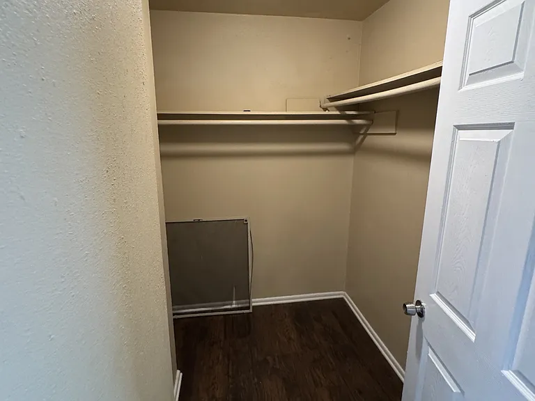 216 Lucas St #6 — Photo 8