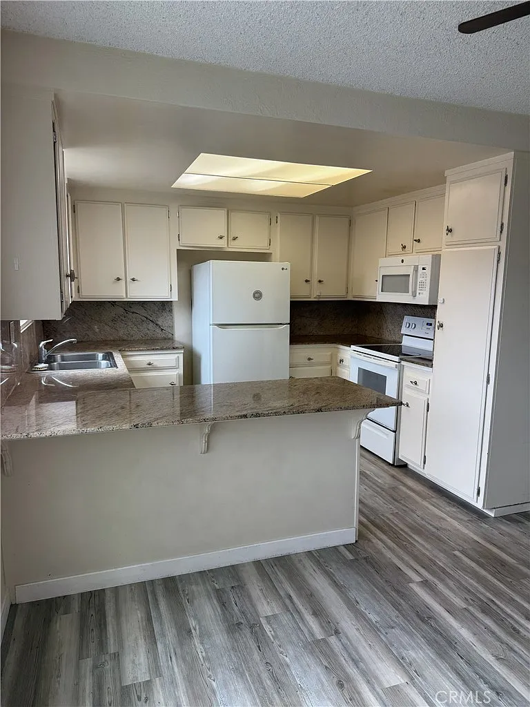 3 bed, 1680 sqft, $3,795 — Photo 3