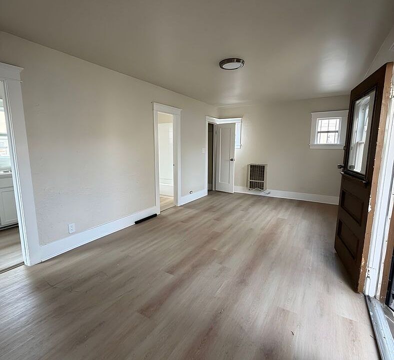 1st image of 4910 Hubbard St #1/2