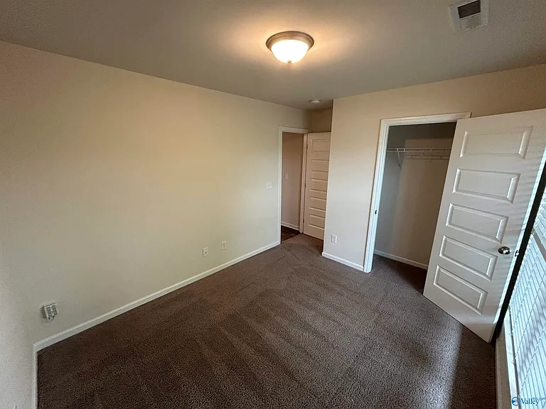 122 Daymark Dr — Photo 5