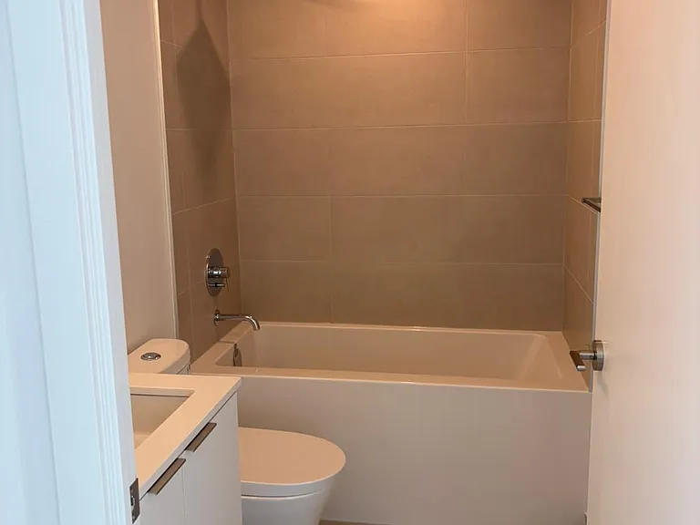 8 Wellesley St W #5201 — Photo 5