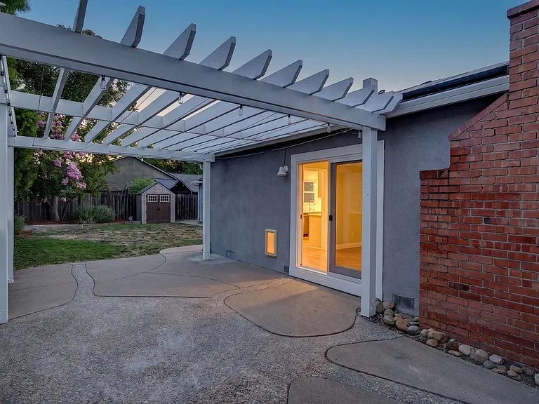 2907 Eccleston Ave — Photo 48