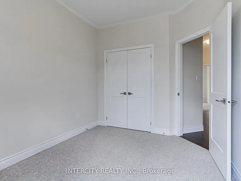 7 Adaskin Ave — Photo 43