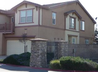 394 N Amedeo Ln, Clovis, CA