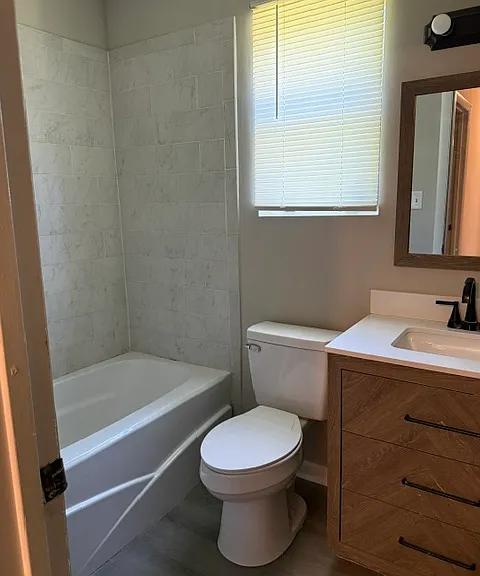 701 Cottonwood Ct — Photo 12