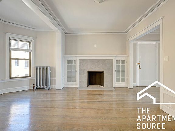 3rd image of 2416 N Sawyer Ave #2W