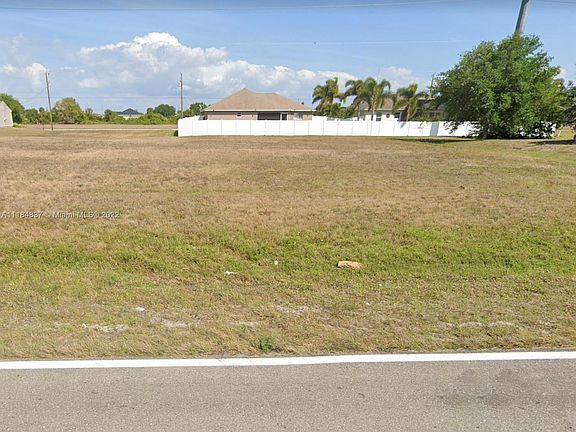 2nd image of 105 El Dorado Blvd N