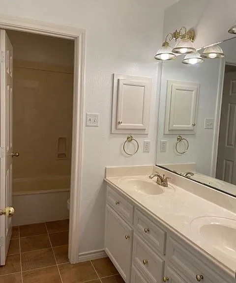 205 Landsburg Ct — Photo 16