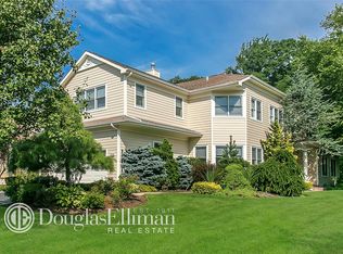 435 Links Dr, Roslyn, NY 11576
