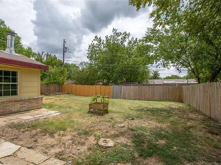 2310 Ridgedale Dr — Photo 18
