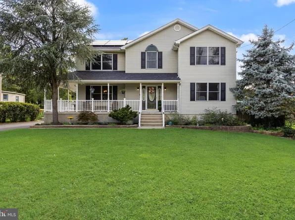 1102 S Fairview St, Riverside, NJ 08075