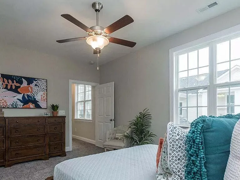 517 Gathering Park Cir — Photo 35