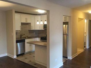 3511 Central Rd, Glenview, IL 60025