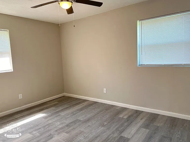 3324 Young Forest Dr — Photo 10