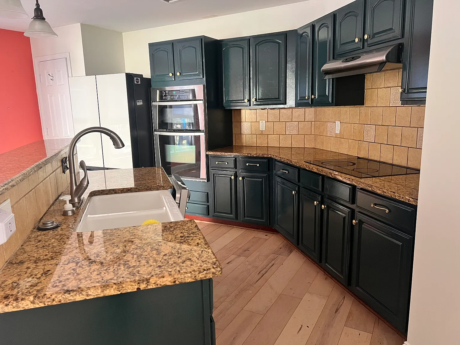3 bed, 2.5 bath, 1800 sqft, $2,200 — Photo 4