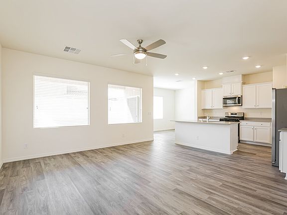 4th image of 1701 Desert Path Ave