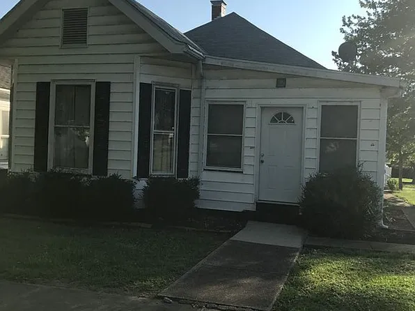 1130 N Mulberry St, Mount Carmel, IL 62863