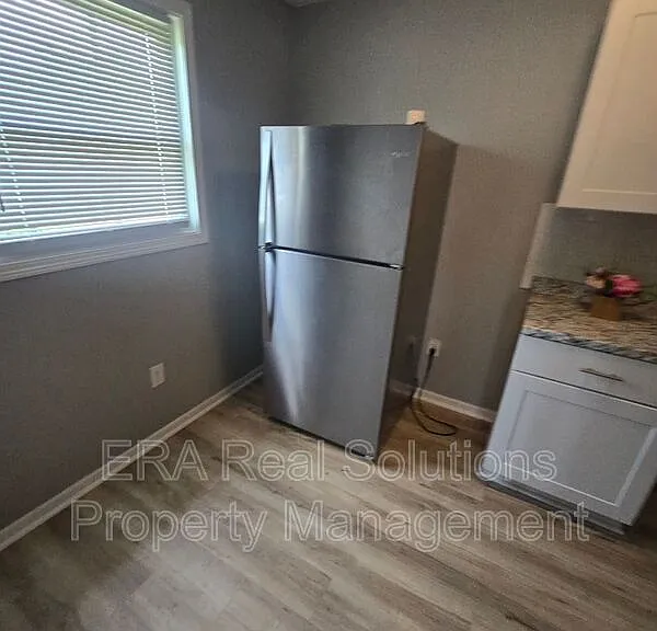 977 13th Ave — Photo 11