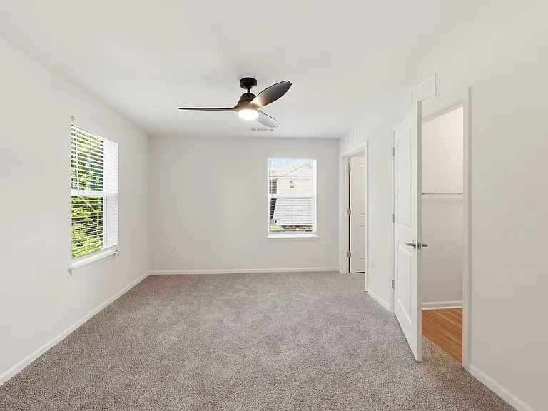 Oak Terrace — Photo 45