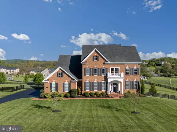 15918 Waterford Meadow Pl, Hamilton, VA 20158