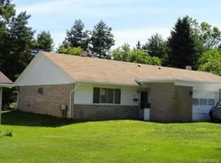 211 Odoherty Rd, Brighton, MI 48116