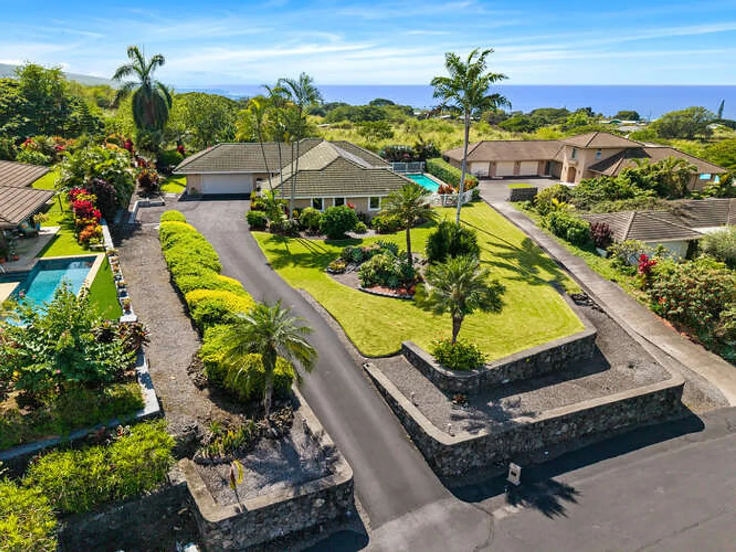 Beautiful Home in Gated Community — Photo 2