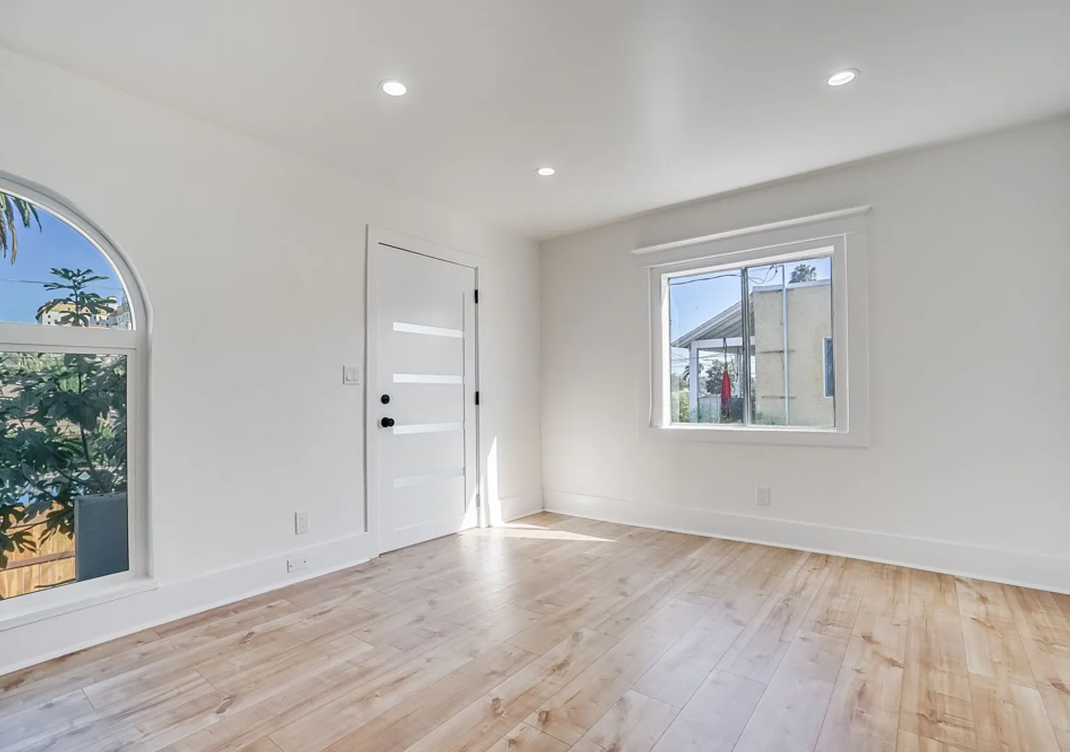 631 N Rampart Blvd — Photo 4