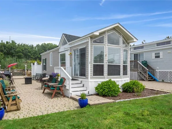 1 Offshore Rd, Narragansett, RI 02882