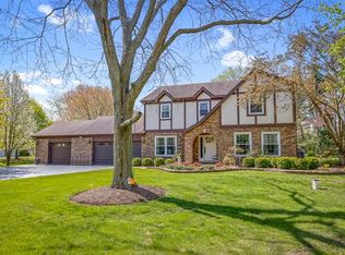 2 Norbert Dr, Hawthorn Woods, IL