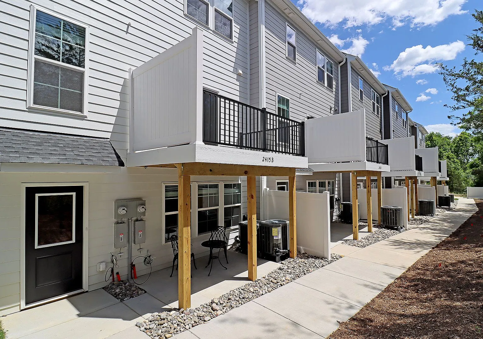 Pet-Friendly, End-Unit Apartment Near Crozet Park — Photo 1