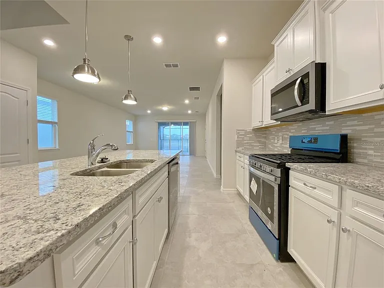 7360 Oakmoss Loop — Photo 5