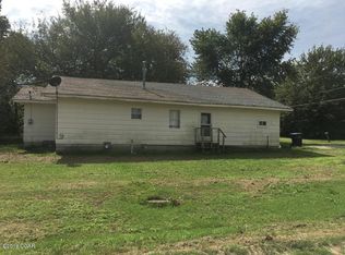 833 W 15th St, Baxter Springs, KS 66713