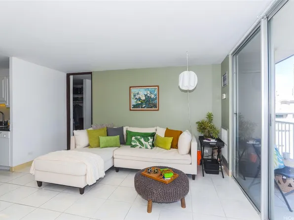 1925 Kalakaua Ave APT 1004, Honolulu, HI 96815