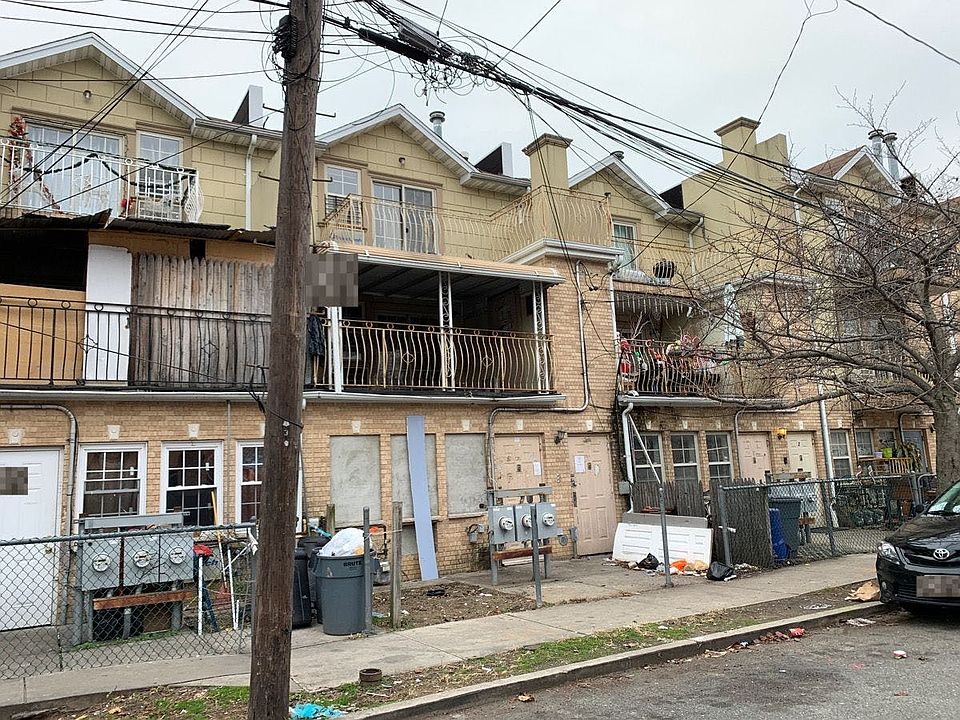 2nd image of 1365 Pinson St #13-65