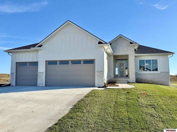 2120 S 95th St, Lincoln, NE 68520