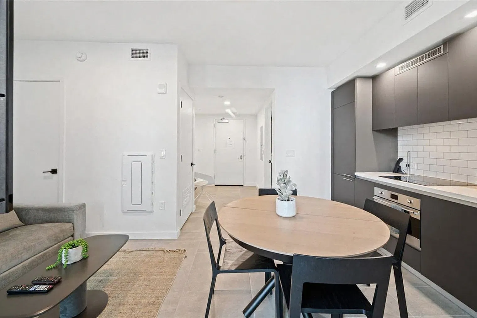 Studio, 1.0 bath, 4843 sqft, $5,435 — Photo 3