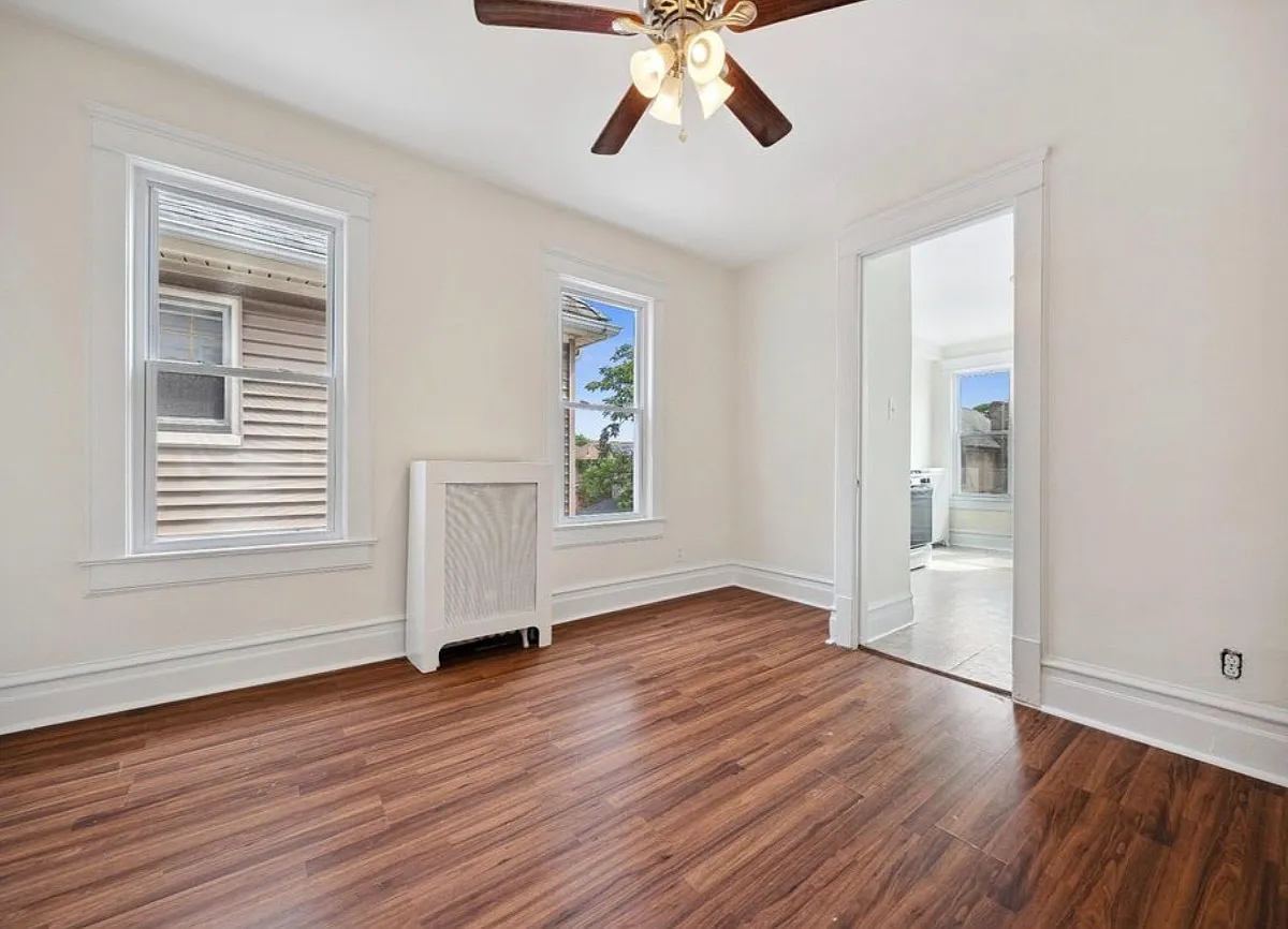 Building Photo - 1639 Hone Ave #1