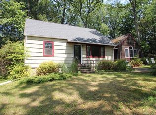 120 Winnepoge Dr, Fairfield, CT 06825