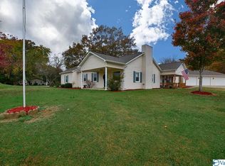 831 W Limestone Rd, Hazel Green, AL 35750