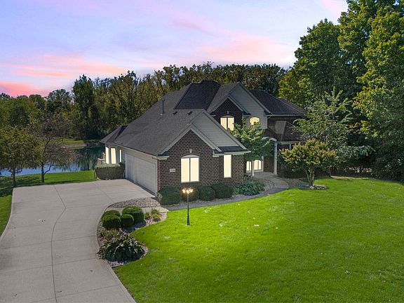 2nd image of 11103 Clarewood Ct