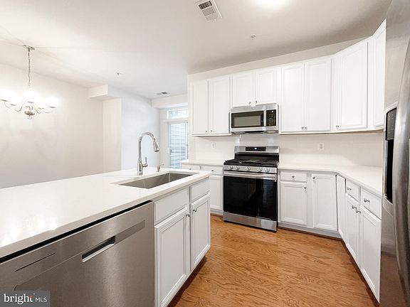 2nd image of 259 Cameron Station Blvd #526