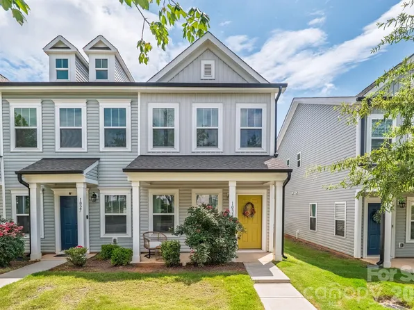 1031 Plaza Walk Dr, Charlotte, NC 28215