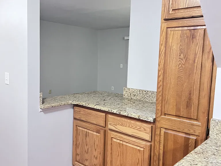 212 Pinewood Dr — Photo 15