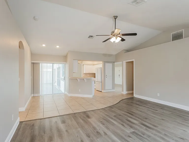 1110 SE 20th Ct — Photo 6
