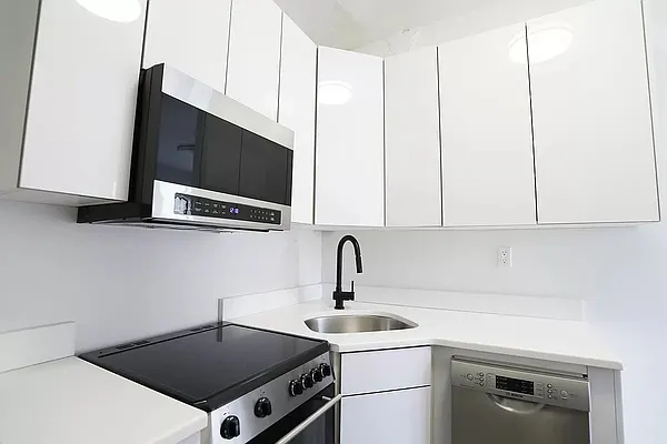 Rented by REAL New York | media 5