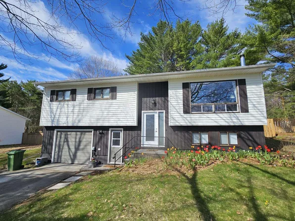 1215 Mayhew Dr, Greenwood, NS B0P 1R0