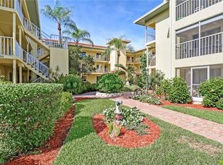 1001 Foxfire Ln APT 203, Naples, FL 34104